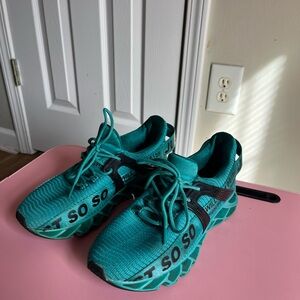 Stylish Teal Women's Just So So Sneakers Size 8.5